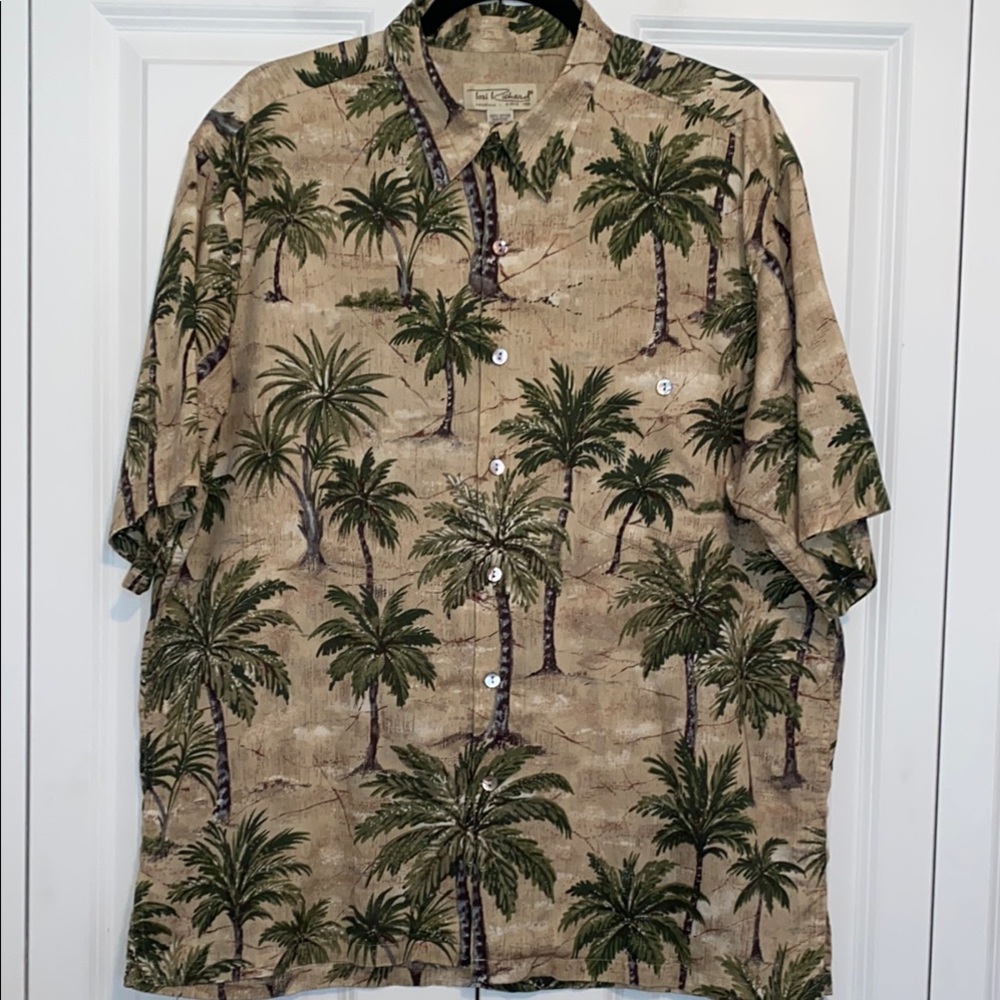 Tori Richard Green and Tan Casual Button Down Shirt with Tropical Palm Design
